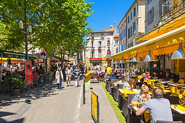 Cafe in Arles, Bouches du Rhone, Provence, Provence-Alpes-Cote d'Azur, France, Europe