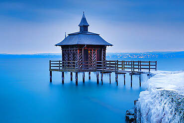 Pavillon des bains at Lac de Neuchatel in winter, Neuenburg, Switzerland, Europe