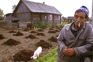 Russia 77--old pensioner of vazhini, st. Petersburg district