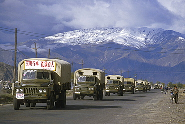 Tibet (china) chinese convoy entering lhasa