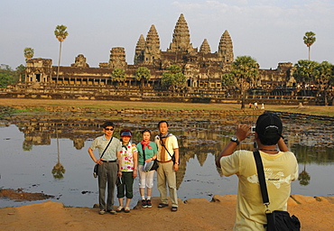 Cambodia tourists visiting angkor wat.