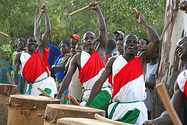 Burundi local drum and dance group, gitera.