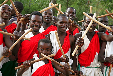 Burundi local drum and dance group, gitera.