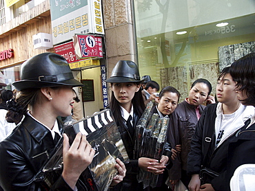 Korea - fashionable shopping district, seoul