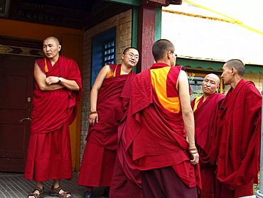 Mongolia buddhist monks at gandan monastery, ulaan baatur. Main gate