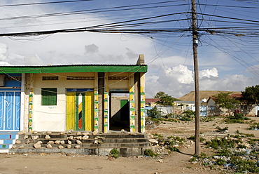 Somaliland, hargeissa., somaliland (officially soomaaliland in the somali language) is a de facto independent located in the horn of africa within the internationally recognized borders of somalia. On may 18, 1991, the people of somaliland declared independence from somalia however it was not recognised by any other country or international organisaion. The of somaliland consists of five administrative regions with governor as highest ranking leader of each region