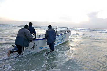 Eyl is a town in somalias puntland state. The prominent clan in eyl district are yonis idiris, a sub-clan of isse mahamud, which in turn is a sub-clan of majeerteen. Eyl is near the hafun peninsula, the location of most of somalias casualties from the 2004 indian ocean tsunami., the tsunami resulted in the death of some 300 people and extensive destruction of shelters, houses and water sources as well as fishing gear. The livelihoods of many people residing in towns and small villages along the somali indian ocean coastline, particularly in the northern regions, were devastated / view of the landscape around eyl