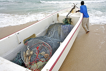 Hardest hit was a 650 kilometers stretch of the somali coastline between garacad (mudung region) and xaafuun (bari region), which forms part of the puntland province near the horn of africa. The tsunami resulted in the death of some 300 people and extensive destruction of shelters, houses and water sources as well as fishing gear. The livelihoods of many people residing in towns and small villages along the somali indian ocean coastline, particularly in the northern regions, were devastated