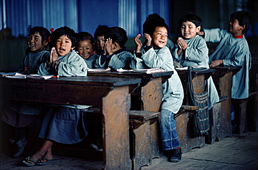 School kids in class. Darjeeling, indi