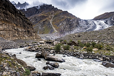 On the way to Kargil beside the gorgeous north flowing Suru River, Ladakh, India, Himalayas, Asia