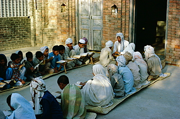 Koran class in a village, Guiranwala District, Punjab, Pakistan, Asia