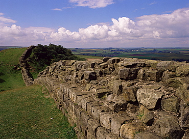 Looking west along Hadrian's Wall, UNESCO World Heritage site, near Greenhead, Cumbria, England, United Kingdom, Europe