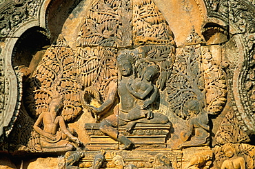 Sculpture of Siva, holding his wife Uma, temple of Banteay Srei, founded 967 AD, Angkor, UNESCO World Heritage Site, Siem Reap, Cambodia, Indochina, Southeast Asia, Asia