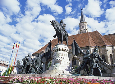 Equestrian statue of Matyas Corvinus, Hungarian king between 1458 and 1490, trampling the banner of the Turks, Piata Uniri, Cluj, North West Transylvania, Romania, Europe