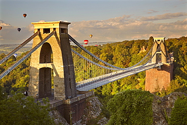 Clifton Suspension Bridge, with hot air balloons in the Bristol Balloon Fiesta in August, Clifton, Bristol, England, United Kingdom, Europe