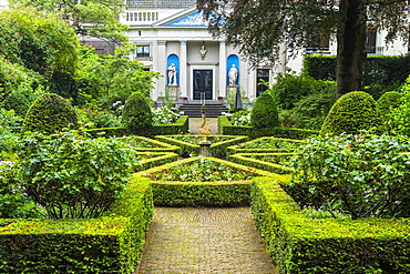 Gardens of Museum Van Loon by Keizersgracht Canal, Amsterdam, Netherlands, Europe