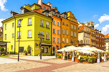 Buildings in Plac Zamkowy (Castle Square), Old Town, UNESCO World Heritage Site, Warsaw, Poland, Europe