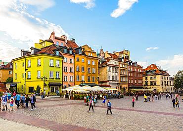 Buildings in Plac Zamkowy (Castle Square), Old Town, UNESCO World Heritage Site, Warsaw, Poland, Europe