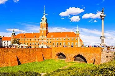 Royal Castle and Sigismund's Column in Plac Zamkowy (Castle Square), Old Town, UNESCO World Heritage Site, Warsaw, Poland, Europe