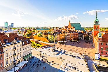 Elevated view of Sigismund's Column and Royal Castle in Plac Zamkowy (Castle Square), Old Town, UNESCO World Heritage Site, Warsaw, Poland, Europe