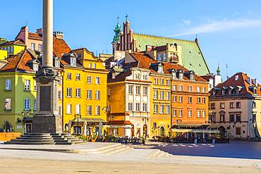 Sigismund's Column and buildings in Plac Zamkowy (Castle Square), Old Town, UNESCO World Heritage Site, Warsaw, Poland, Europe