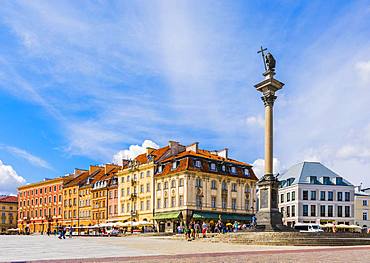 Sigismund's Column and buildings in Plac Zamkowy (Castle Square), Old Town, UNESCO World Heritage Site, Warsaw, Poland, Europe