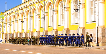 Soldiers marching in the Kremlin in front of Grand Kremlin Palace, UNESCO World Heritage Site, Moscow, Russia, Europe