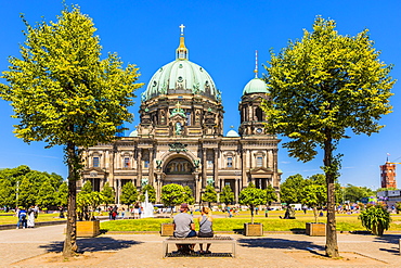 Berliner Dom (Berlin Cathedral) on the River Spree, Berlin, Germany, Europe