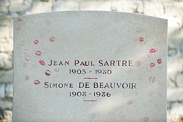 Gravestone of existentialist writers Jean Paul Sartre and Simone de Beauvoir at Pere Lachaise Cemetery, Paris, France, Europe