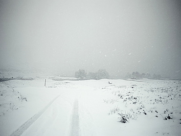 Dangerous driving conditions in the snow, United Kingdom, Europe