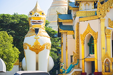 Shwedagon Pagoda, the most sacred Buddhist pagoda in Myanmar, Yangon (Rangoon), Myanmar (Burma), Asia