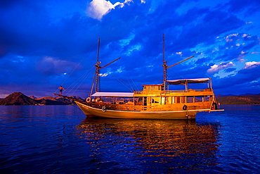 Phinisi fishing boat, Flores Island, Indonesia, Southeast Asia, Asia