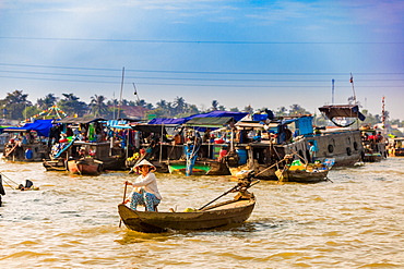 The floating market outside of Can Tho, Vietnam, Indochina, Southeast Asia, Asia