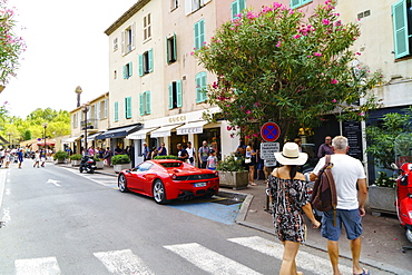 Luxury shops, Saint Tropez, Var, Cote d'Azur, Provence, France, Europe