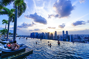 Infinity pool on the roof of the Marina Bay Sands Hotel with spectacular views over the Singapore skyline, Singapore, Southeast Asia, Asia