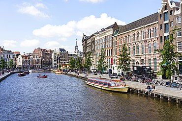 Tourist boats on Rokin, Amsterdam, North Holland, The Netherlands, Europe