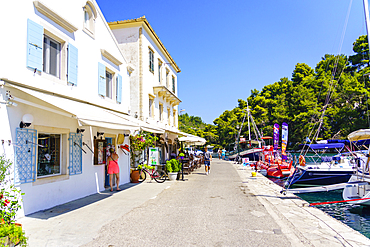 The pretty town of Gaios, the main port and harbour on the island, Paxos, Ionian Islands, Greek Islands, Greece, Europe