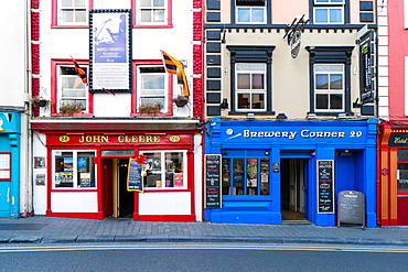 Colorful building fronts of traditional beer pubs in Kilkenny, County Kilkenny, Leinster, Republic of Ireland, Europe