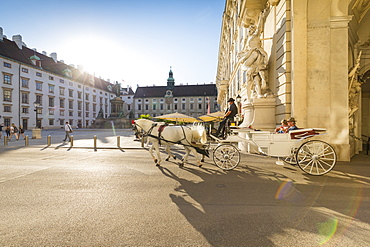 Horse drawn carriage (fiaker), Internal Castle Square, Hofburg, Vienna, Austria, Europe