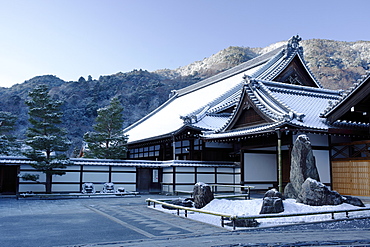 Early winter morning in Tenryu-ji Temple, UNESCO World Heritage Site, Kyoto, Japan, Asia