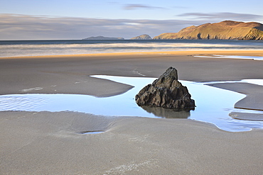 Coumeenoole Bay, Dingle Peninsula, County Kerry, Munster, Republic of Ireland, Europe