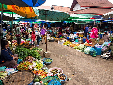 Central outdoor market, Luang Prabang, Laos, Indochina, Southeast Asia, Asia