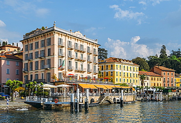 Bellagio waterfront with traditional buildings and terraces, Bellagio, Lake Como, Lombardy, Italian Lakes, Italy, Europe