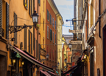 Via Pescherie Vecchie, Bologna, Emilia-Romagna, Italy, Europe