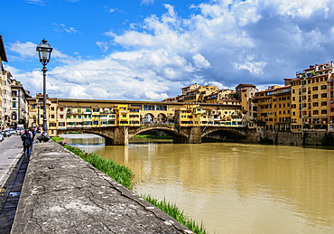 Ponte Vecchio and Arno River, Florence, UNESCO World Heritage Site, Tuscany, Italy, Europe