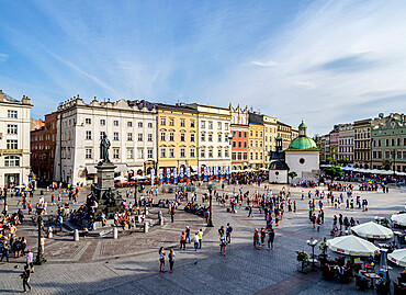 Old Town Market Square, elevated view, Cracow (Krakow), UNESCO World Heritage Site, Lesser Poland Voivodeship, Poland, Europe