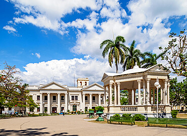 Former City Hall, now Jose Marti Library, Parque Vidal, Santa Clara, Villa Clara Province, Cuba, West Indies, Caribbean, Central America