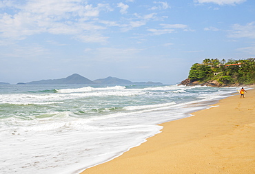 View of the Praia Vermelha, Ubatuba, State of Sao Paulo, Brazil, South America