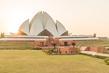 Sunset at the Lotus Temple, New Delhi, India, Asia