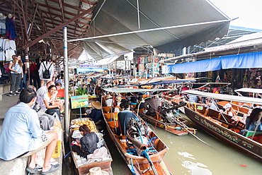 The Damnoen Saduak Floating River Market, Bangkok, Thailand, Southeast Asia, Asia